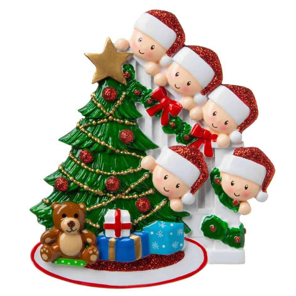 Peeking Family 5 Head Christmas Decoration by joke.ie Cavan Ireland Our popular personalised decorations are the ideal Christmas gift to hang on the Christmas tree, and when the festive season is over pop it into the keepsake box. Hand crafted Christmas decorations in the traditional Christmas colours. Personalise it with a name or family name in the relevant field. These quality hand painted decorations are made from poly resin material and finished to a high standard with a high gloss finish.Your gift will be wrapped in tissue paper and finished with a gift bag.